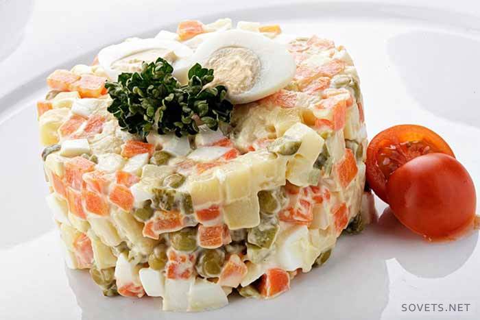 Ensalada de pollo Olivier