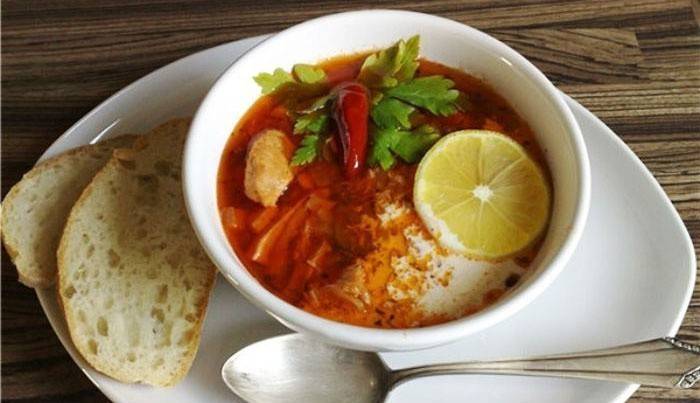 Sopa georgiana - versión picante de la mezcolanza