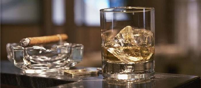 Álcool e cigarros destroem o pâncreas