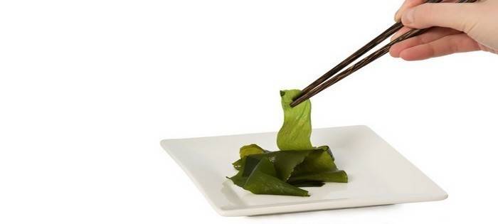 Algas en un plato