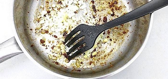 Cibule a cesnak