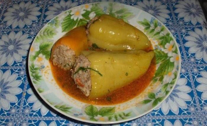Pieczarki nadziewane papryką