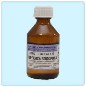 Peroxid vodíka sa používa na zosvetlenie vlasov