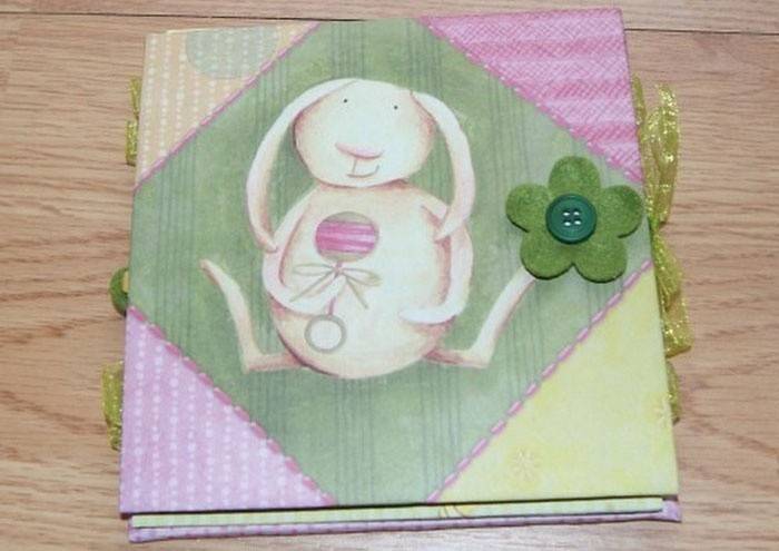 Album ze zdjęciami dla dzieci w stylu scrapbookingu