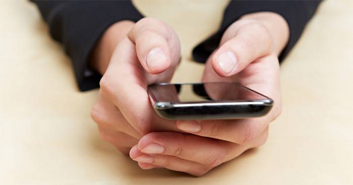 Smartphone nas mãos