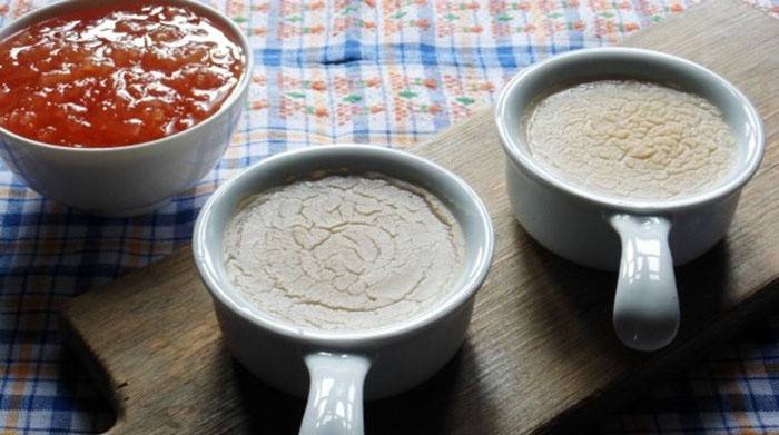 Geléia de aveia sólida de acordo com uma receita antiga