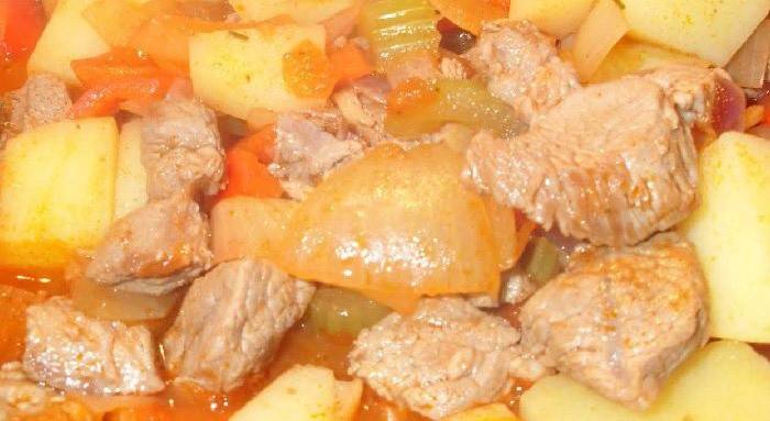Se agrega apio o pimienta para darle sabor