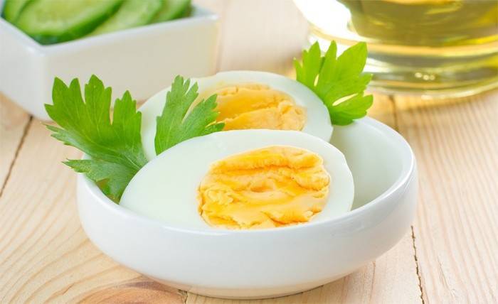 Huevos cocidos con perejil
