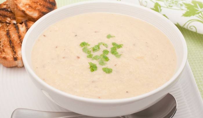 Sopa de sopa de legumes para dieta com úlcera duodenal
