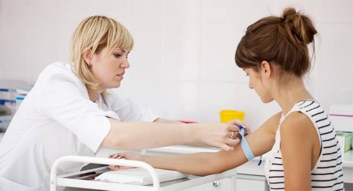 Muestreo de sangre para hormonas pituitarias.