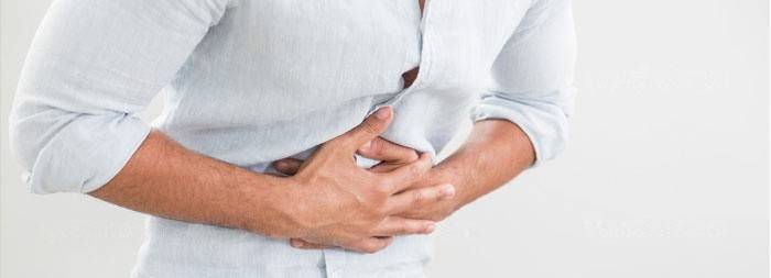 Dolor de estómago con eructos