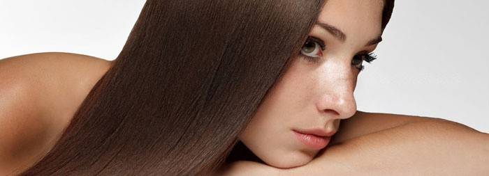 Chica de cabello castaño