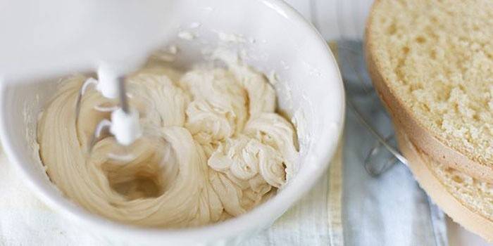 Creme de requeijão para bolo de bolacha