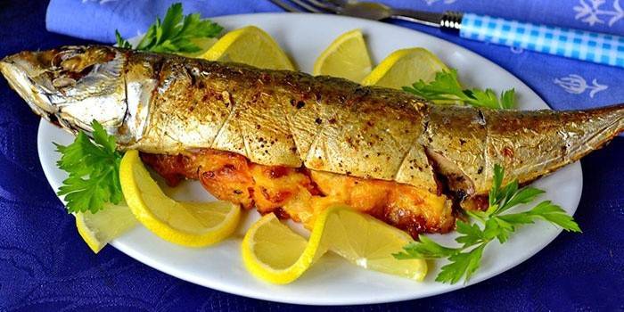 Caballa con verduras al horno
