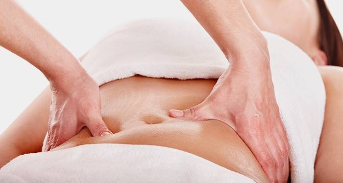 Massagem de drenagem linfática do abdome