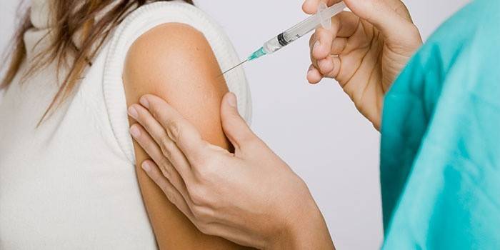 Inyección intramuscular de vitamina C