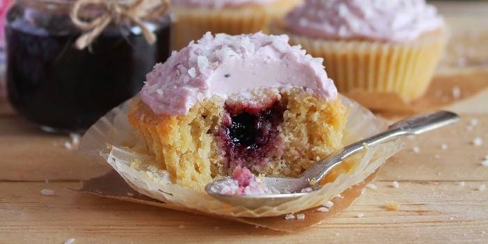 Cupcakes deliciosos com geléia