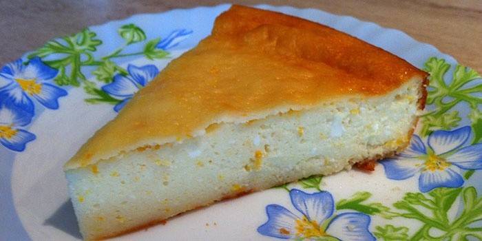 Caçarola de queijo cottage cozido no forno