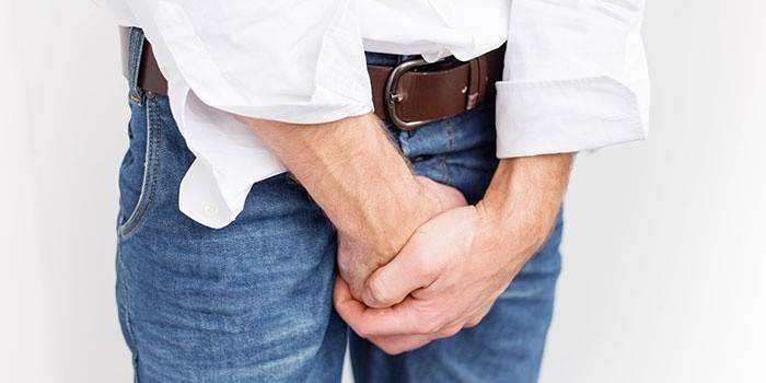Com freqüente inflamação do freio do prepúcio, você precisa entrar em contato com um urologista