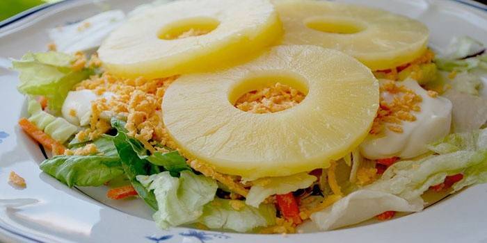 Ensalada de Queso, Pollo y Piña