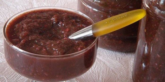 Ketchup tomate-ameixa para o inverno