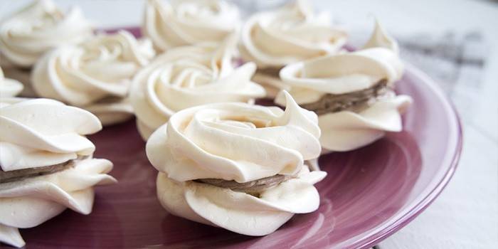 Bolo de merengue de Charlotte creme