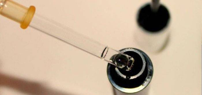 disolver el rimel con alcohol