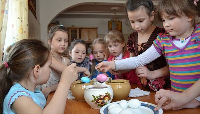 Многодетно семейство, нуждаещо се от детски надбавки