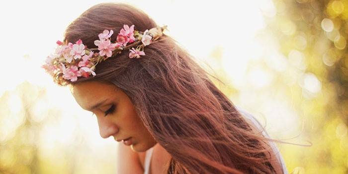 Tejer coronas de flores