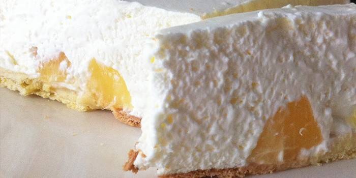 Sobremesa delicada com laranjas