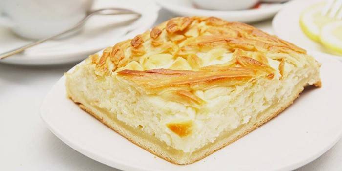 Bolo de Queijo Real com Maçã