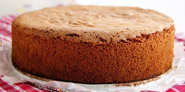 Bolo de esponja de mel caseiro