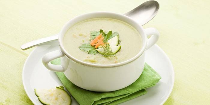 Sopa de puré de calabacín