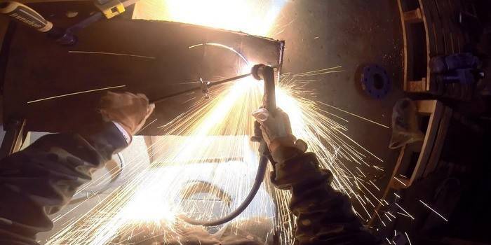 Dispositivo para corte de plasma de metal