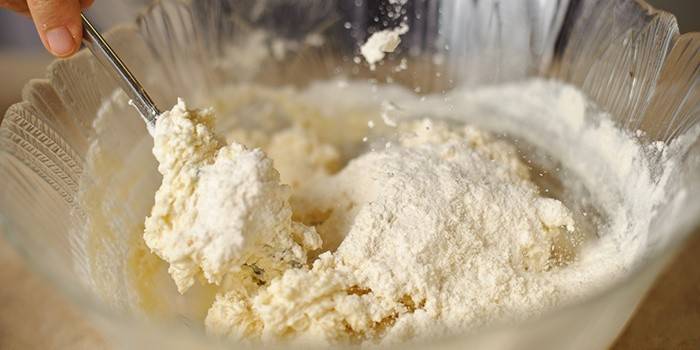 Mistura de farinha com creme azedo