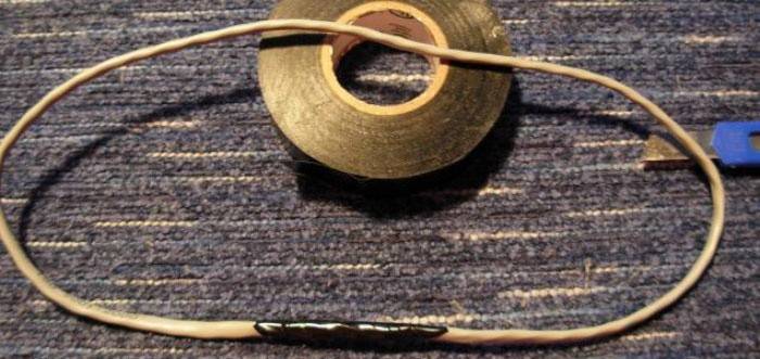Przyklej taśmą podstawę barrette
