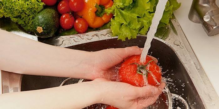 Čistenie zeleniny z baktérií Helicobacter pylori