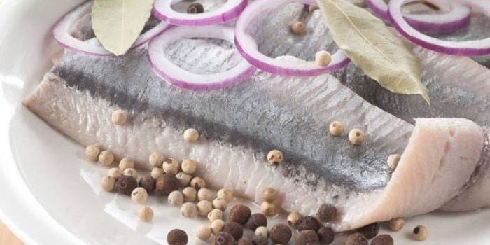 Maneira seca de salgar peixe