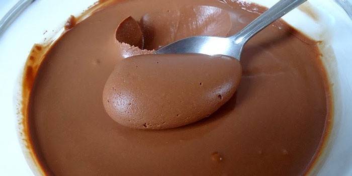 Creme esponja de chocolate
