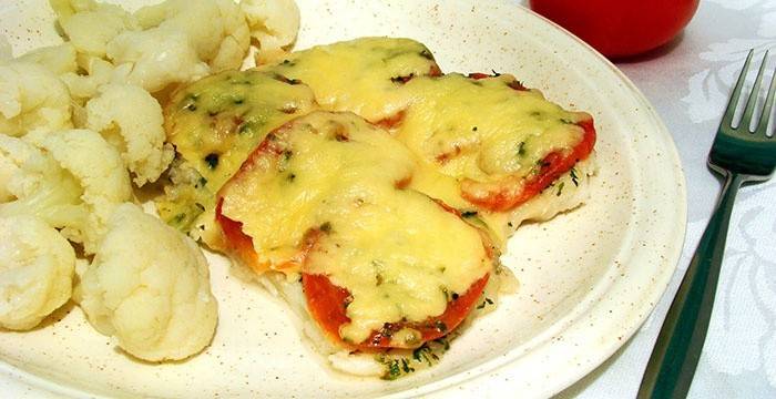bife de bacalhau no forno com tomate