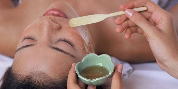 Máscara facial seca