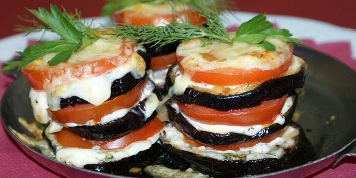 Berinjela frita com tomate