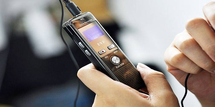 Grabadora de voz para grabar conversaciones con coleccionistas.