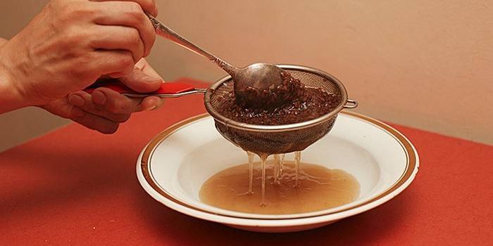Infusión de linaza para limpiar los intestinos.