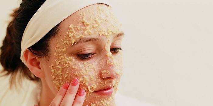 Máscara facial com clara de ovo