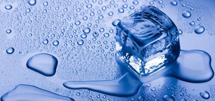 Un trozo de hielo: ayuda durante el dolor