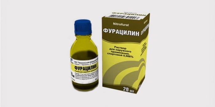 Solução Furacilin de pus na garganta
