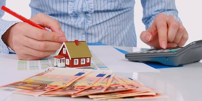 O homem decide quanto vai vender o apartamento