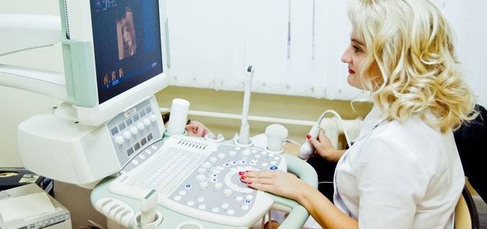 Vykonávanie 3D ultrazvuku plodu na klinike