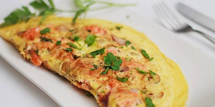 Omlet z boczkiem na dietę ketonową